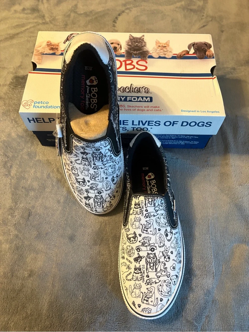 Women’s Skechers BOBS White & Black Pet Print Slip-On Sneakers Size 10W